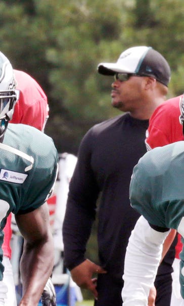Maclin beats Revis for TD in Eagles-Patriots practice